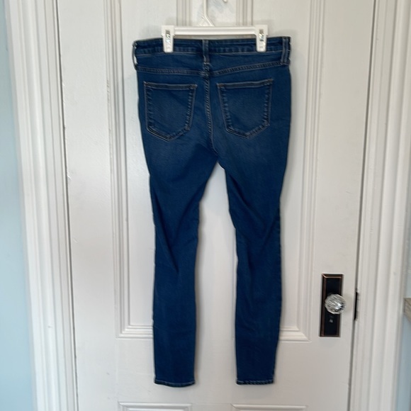 Universal Threadless Mid Rise Jegging Size 4 - Picture 2 of 5